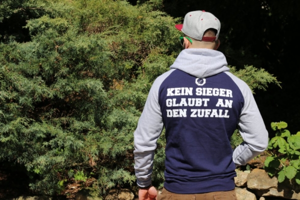 Kapuzenpullover "Sieger" – Bild 5