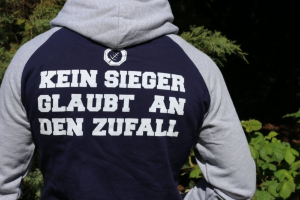 Kapuzenpullover "Sieger" – Bild 6